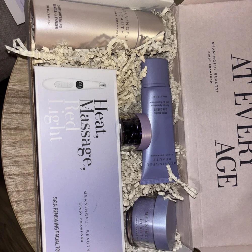 Meaningful Beauty 5 Pcs Set Cleanser Day Crème Brightener Red Light Tool